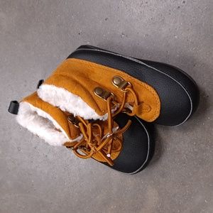 Carter's 9-12 month fuzzy boots